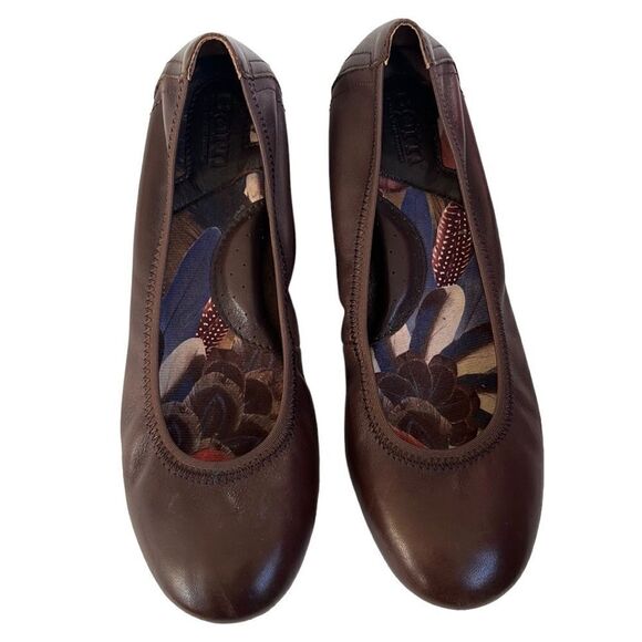 Like New Born Leather Flats - Picture 2 of 8